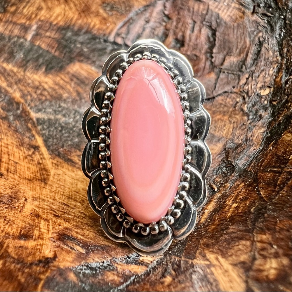 925 Sterling Silver Pink Conch Statement Ring Size 7.75 • Southwestern •